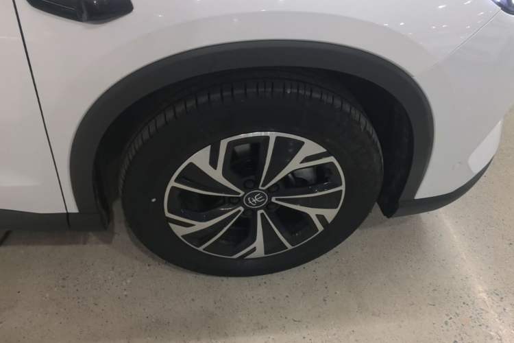 Used BYD Song Pro New Energy 2025 2nd Generation Intelligent Driving Version DM-i 75KM Overachiever Trim Right Rear Wheel Hub