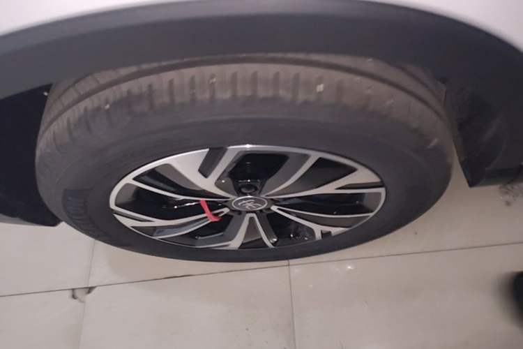 Used BYD Song Pro New Energy 2025 2nd Generation Intelligent Driving Version DM-i 75KM Leading Edition Right Rear Wheel Hub