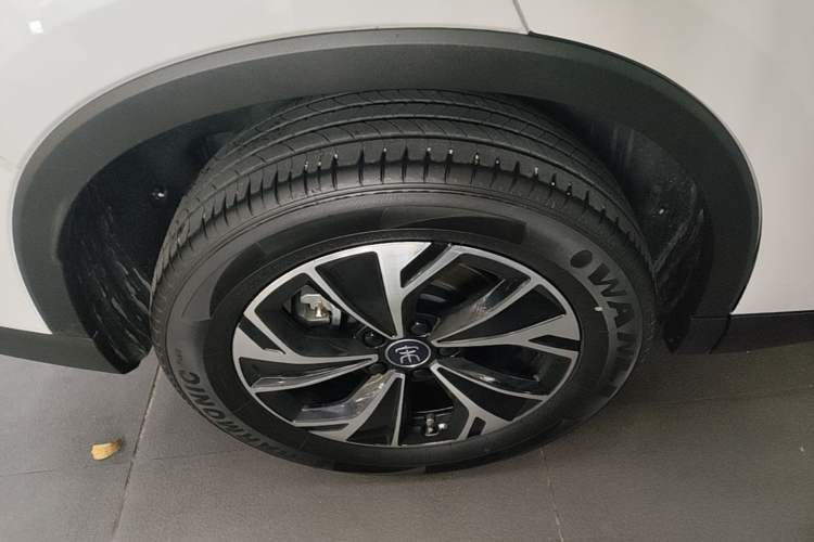 Used BYD Song Pro New Energy 2025 Second-Generation DM-i 75KM Leading Edition Right Rear Wheel Hub