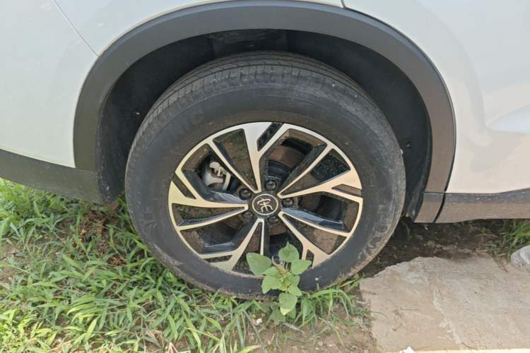Used BYD Song Pro New Energy 2025 Second-Generation DM-i 75KM Leading Edition Right Rear Wheel Hub
