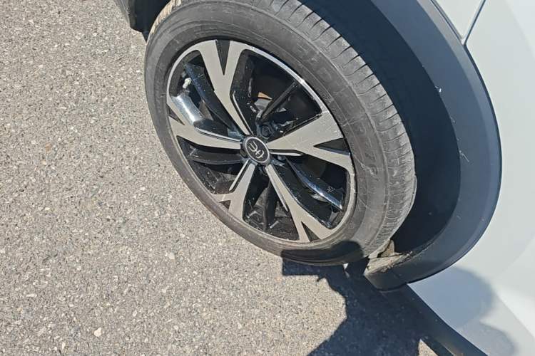 Used BYD Song Pro New Energy 2025 Second-Generation DM-i 115KM Excellence Version Right Rear Wheel Hub
