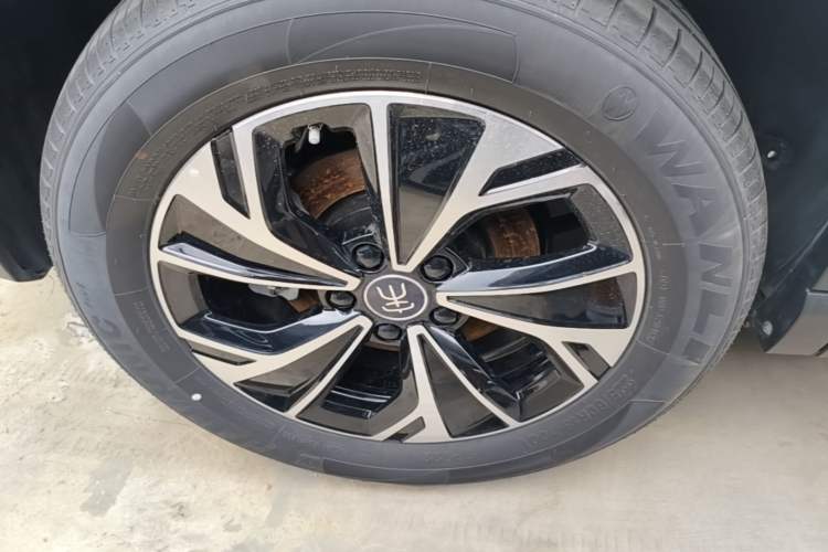 Used BYD Song Pro New Energy 2025 Second-Generation DM-i 75KM Leading Edition Right Rear Wheel Hub
