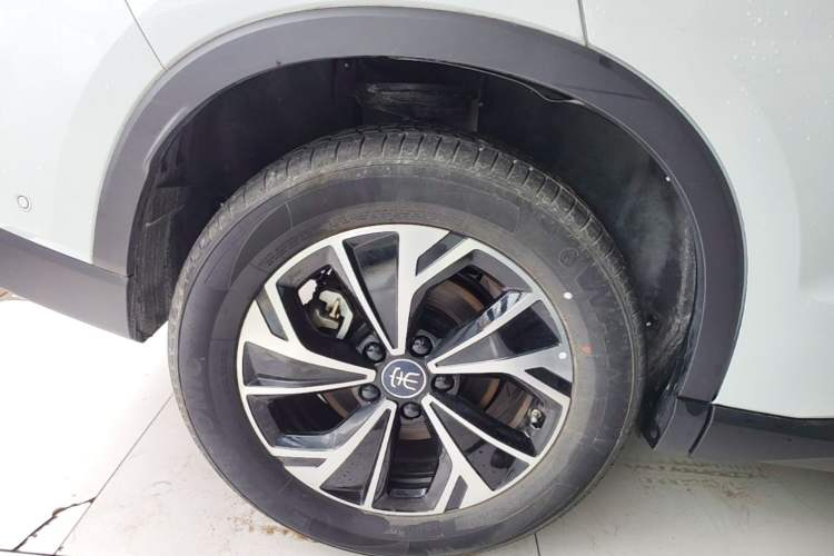 Used BYD Song Pro New Energy 2025 2nd Generation Intelligent Driving Version DM-i 75KM Leading Edition Right Rear Wheel Hub