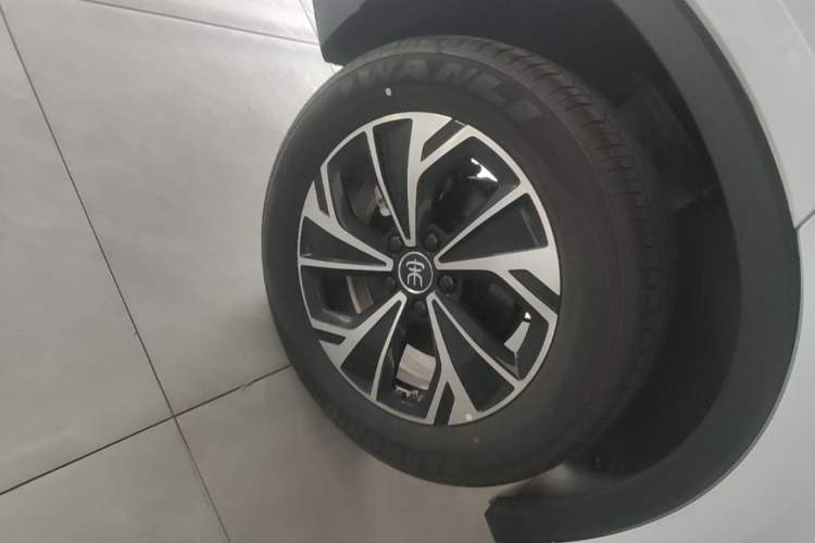 Used BYD Song Pro New Energy 2025 Second-Generation Intelligent Driving Version DM-i 115KM Superior Trim Right Rear Wheel Hub