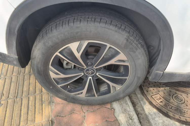 Used BYD Song Pro New Energy 2025 Second-Generation Intelligent Driving Version DM-i 115KM Superior Trim Right Rear Wheel Hub