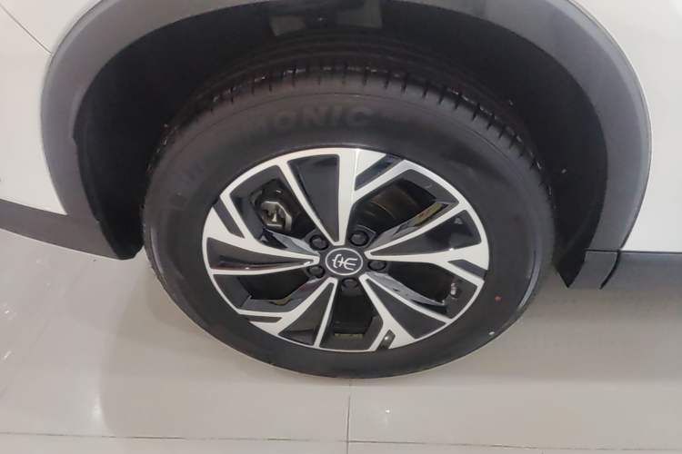 Used BYD Song Pro New Energy 2025 Second-Generation Intelligent Driving Version DM-i 115KM Superior Trim Right Rear Wheel Hub