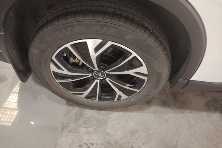 Used BYD Song Pro New Energy 2025 2nd Generation Intelligent Driving Version DM-i 75KM Leading Edition Right Rear Wheel Hub