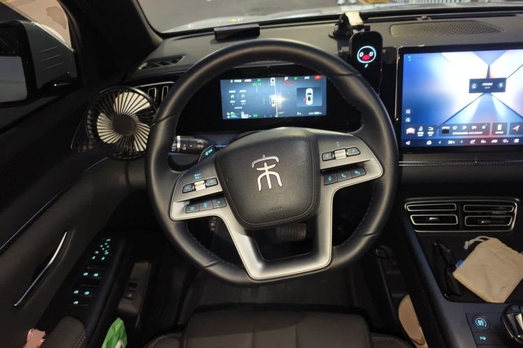 Used BYD Song Pro New Energy 2025 2nd Generation Intelligent Driving Version DM-i 75KM Overachiever Trim Steering Wheel