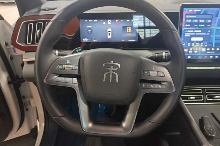 Used BYD Song Pro New Energy 2025 Second-Generation Intelligent Driving Version DM-i 115KM Superior Trim Steering Wheel