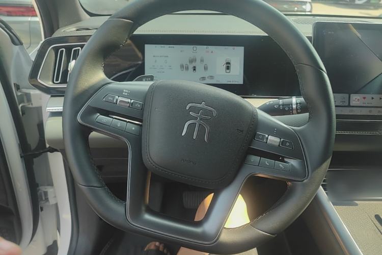Used BYD Song Pro New Energy 2025 Second-Generation Intelligent Driving Version DM-i 115KM Superior Trim Steering Wheel