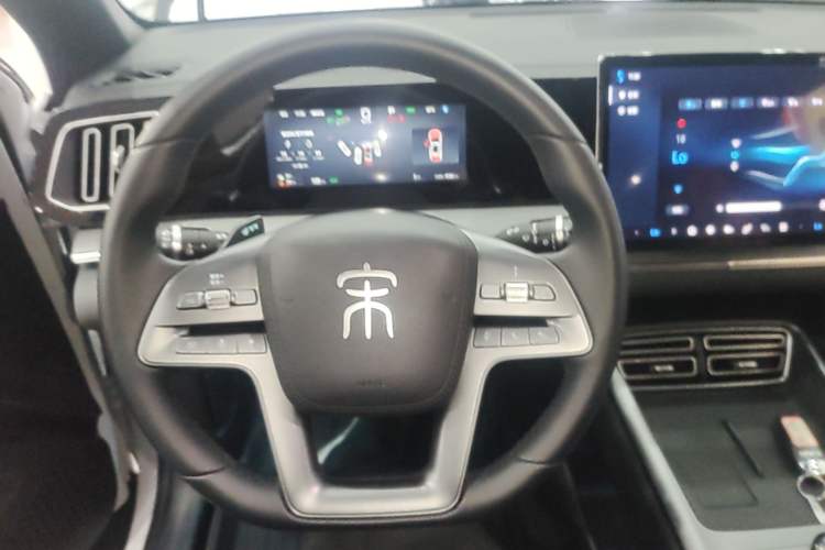 Used BYD Song Pro New Energy 2025 Second-Generation Intelligent Driving Version DM-i 115KM Superior Trim Steering Wheel
