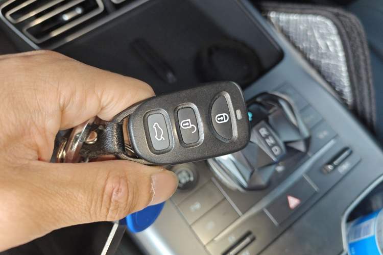 Used BYD Song Pro New Energy 2025 2nd Generation Intelligent Driving Version DM-i 75KM Leading Edition Vehicle Key