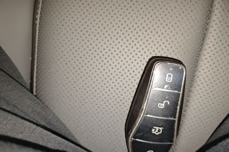 Used BYD Song Pro New Energy 2025 2nd Generation Intelligent Driving Version DM-i 75KM Leading Edition Vehicle Key