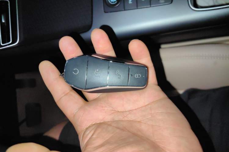 Used BYD Song Pro New Energy 2025 2nd Generation Intelligent Driving Version DM-i 75KM Leading Edition Vehicle Key