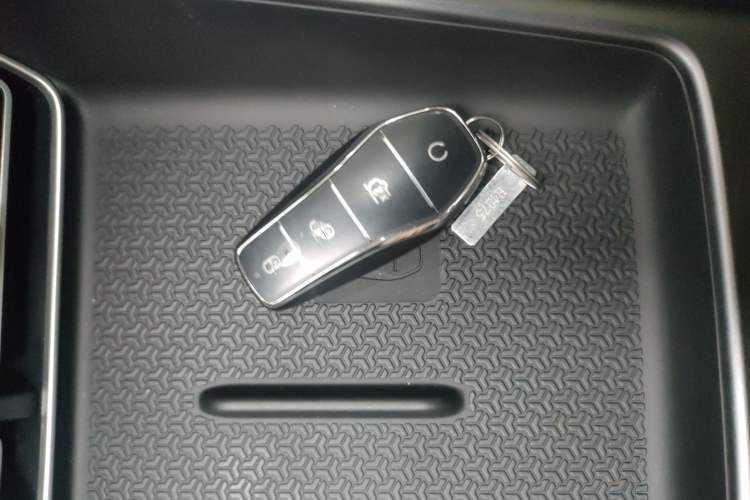 Used BYD Song Pro New Energy 2025 2nd Generation Intelligent Driving Version DM-i 75KM Leading Edition Vehicle Key