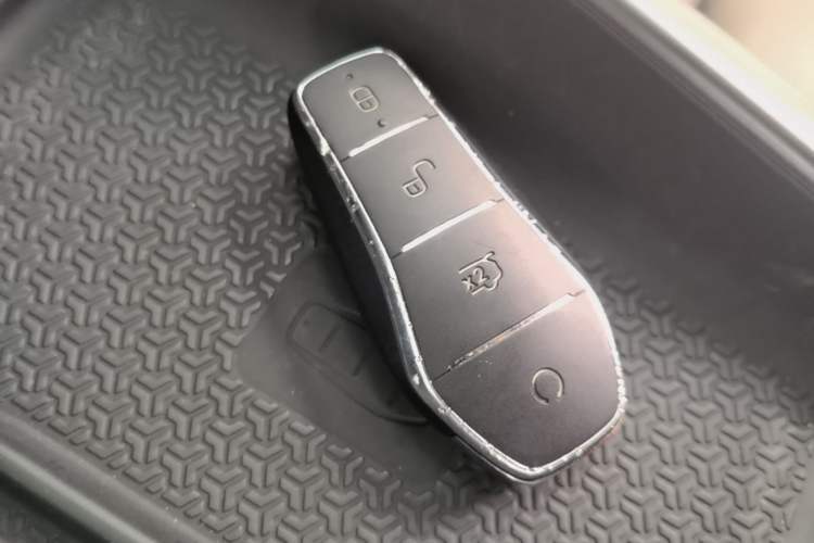 Used BYD Song Pro New Energy 2025 Second-Generation Intelligent Driving Version DM-i 115KM Superior Trim Vehicle Key