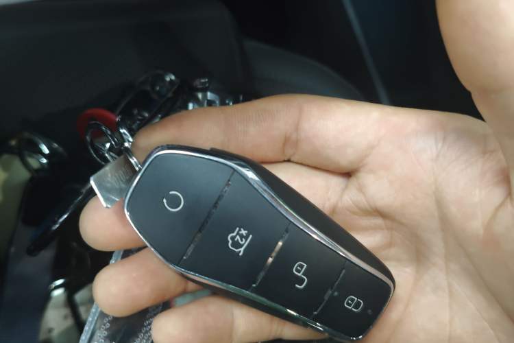 Used BYD Song Pro New Energy 2025 Second-Generation Intelligent Driving Version DM-i 115KM Excellence Edition Vehicle Key