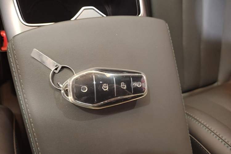 Used BYD Song Pro New Energy 2025 2nd Generation Intelligent Driving Version DM-i 75KM Leading Edition Vehicle Key