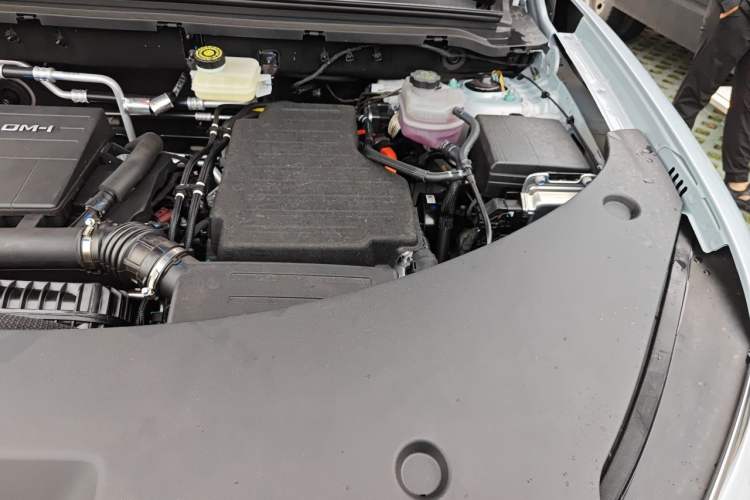 Used BYD Song Pro New Energy 2026 Model DM-i 220KM Beyond Version Engine Bay Left