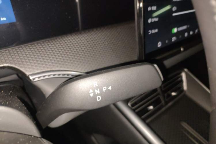 Used BYD Song Pro New Energy 2026 Model DM-i 133KM Superior Version Gear Lever