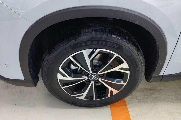 Used BYD Song Pro New Energy 2026 Model DM-i 133KM Superior Version Left Front Wheel Hub