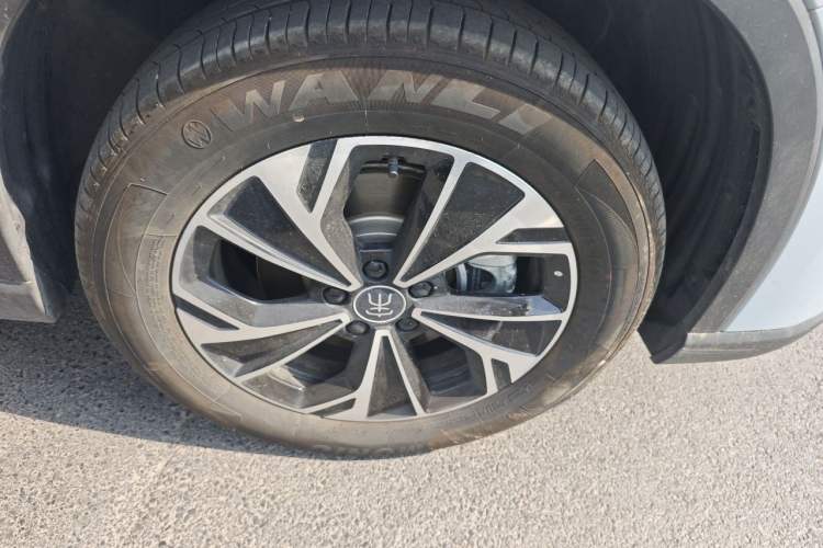 Used BYD Song Pro New Energy 2026 Model DM-i 133KM Progressive Version Right Front Wheel Hub