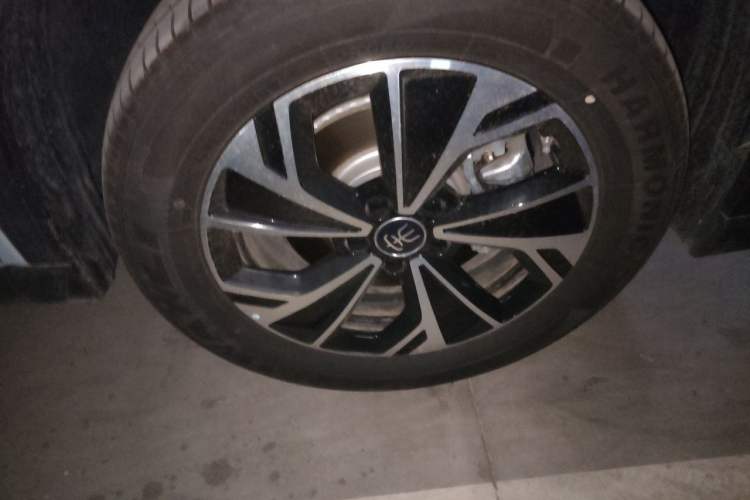 Used BYD Song Pro New Energy 2026 Model DM-i 133KM Superior Version Right Front Wheel Hub