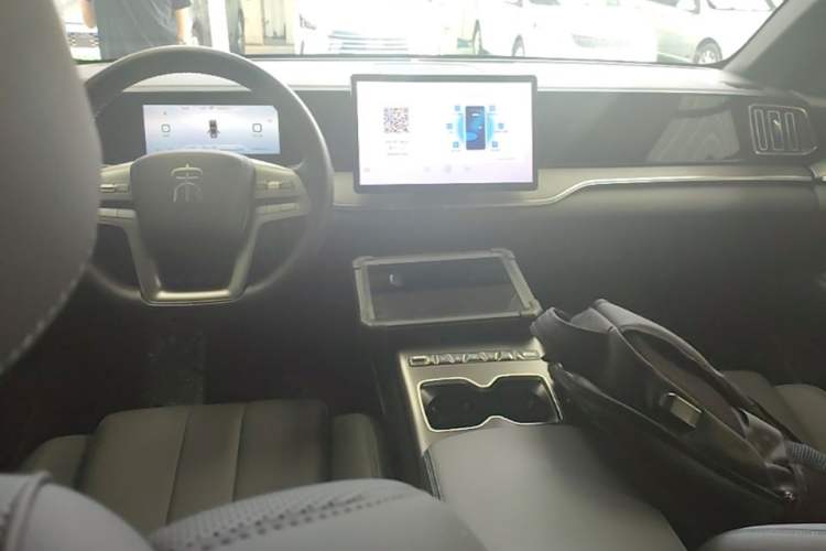 Used BYD Song Pro New Energy 2026 Model DM-i 133KM Progressive Version Center Console