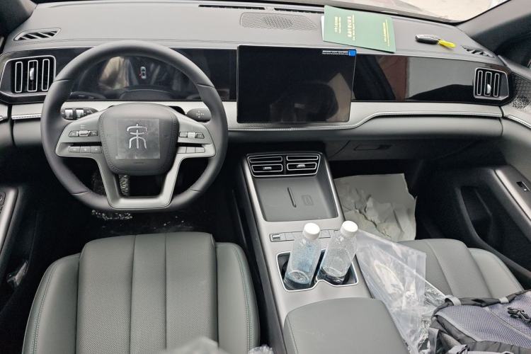 Used BYD Song Pro New Energy 2026 Model DM-i 133KM Progressive Version Center Console