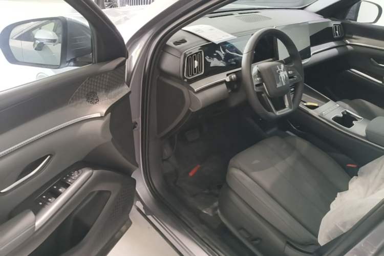 Used BYD Song Pro New Energy 2026 Model DM-i 133KM Progressive Version Driver Seat
