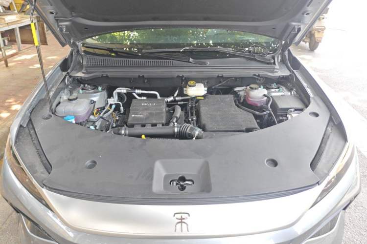 Used BYD Song Pro New Energy 2026 Model DM-i 220KM Beyond Version Engine Bay