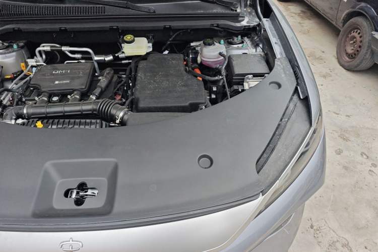 Used BYD Song Pro New Energy 2026 Model DM-i 133KM Progressive Version Engine Bay Left