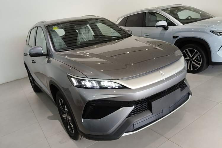 Used BYD Song Pro New Energy 2026 Model DM-i 133KM Progressive Version Front Right 45 Deg