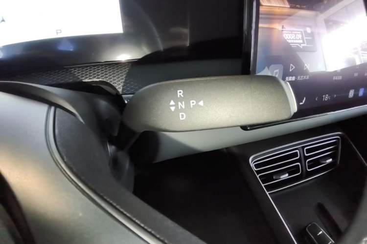 Used BYD Song Pro New Energy 2026 Model DM-i 220KM Excellence Version Gear Lever