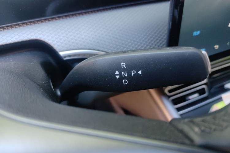 Used BYD Song Pro New Energy 2026 Model DM-i 220KM Beyond Version Gear Lever