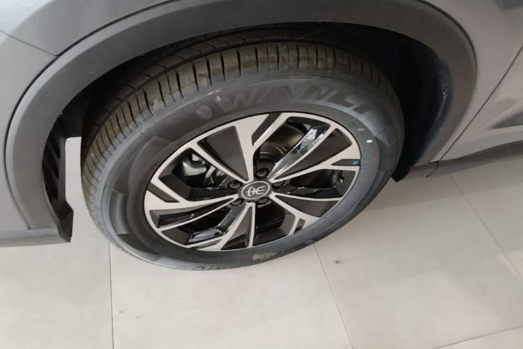 Used BYD Song Pro New Energy 2026 Model DM-i 133KM Progressive Version Left Front Wheel Hub