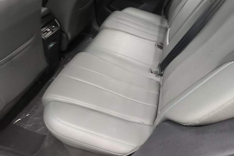 Used BYD Song Pro New Energy 2026 Model DM-i 220KM Beyond Version Left Rear Seat