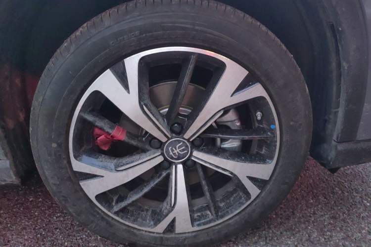 Used BYD Song Pro New Energy 2026 Model DM-i 220KM Beyond Version Right Front Wheel Hub