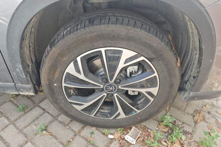 Used BYD Song Pro New Energy 2026 Model DM-i 133KM Superior Version Right Front Wheel Hub