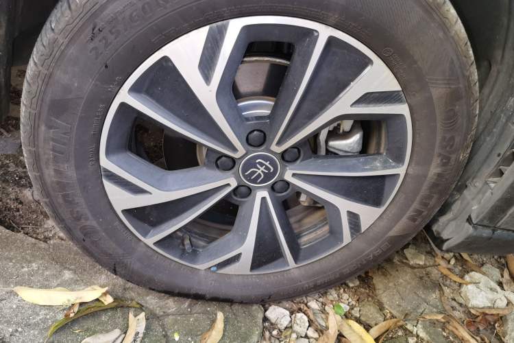 Used BYD Song Pro New Energy 2026 Model DM-i 133KM Superior Version Right Front Wheel Hub
