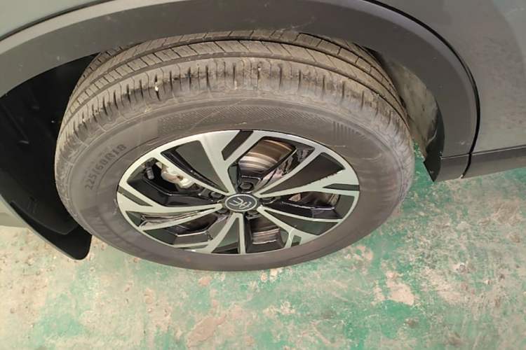 Used BYD Song Pro New Energy 2026 Model DM-i 133KM Progressive Version Right Rear Wheel Hub