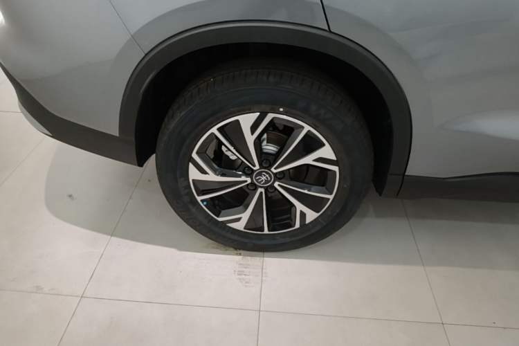 Used BYD Song Pro New Energy 2026 Model DM-i 133KM Progressive Version Right Rear Wheel Hub