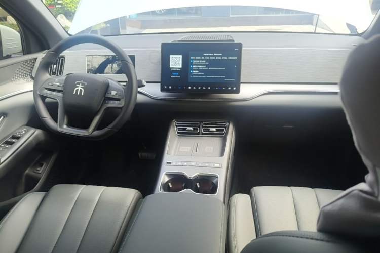 Used BYD Song Pro New Energy 2026 Model DM-i 133KM Superior Version Center Console