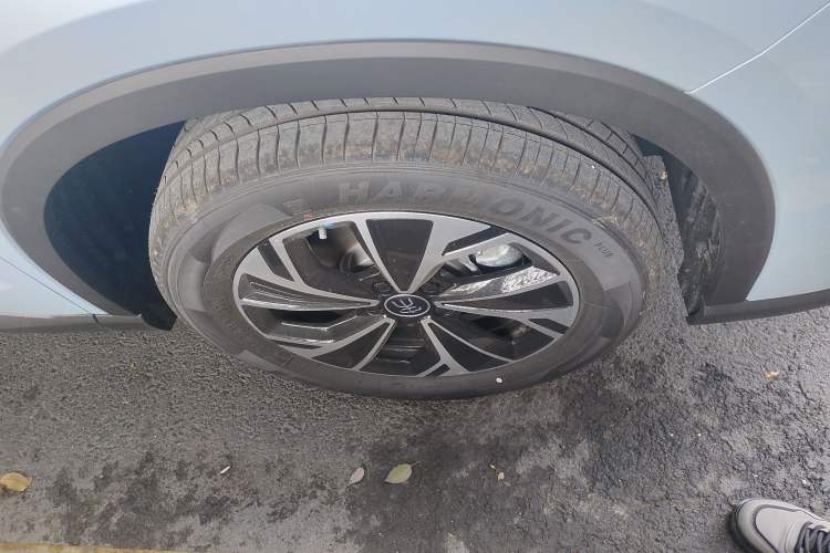 Used BYD Song Pro New Energy 2026 Model DM-i 133KM Superior Version Right Front Wheel Hub