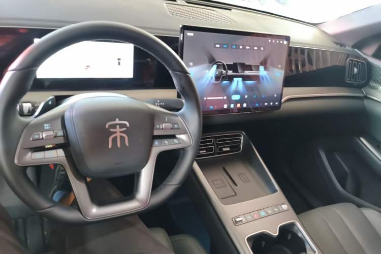 Used BYD Song Pro New Energy 2026 Model DM-i 220KM Beyond Version Center Console