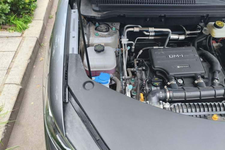 Used BYD Song Pro New Energy 2026 Model DM-i 133KM Superior Version Engine Bay Right