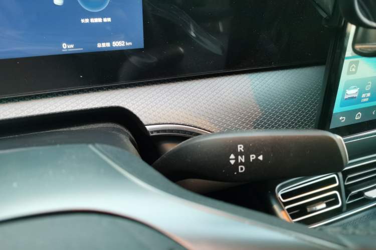 Used BYD Song Pro New Energy 2026 Model DM-i 133KM Superior Version Gear Lever