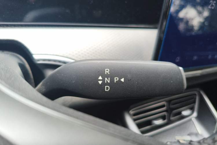 Used BYD Song Pro New Energy 2026 Model DM-i 133KM Superior Version Gear Lever