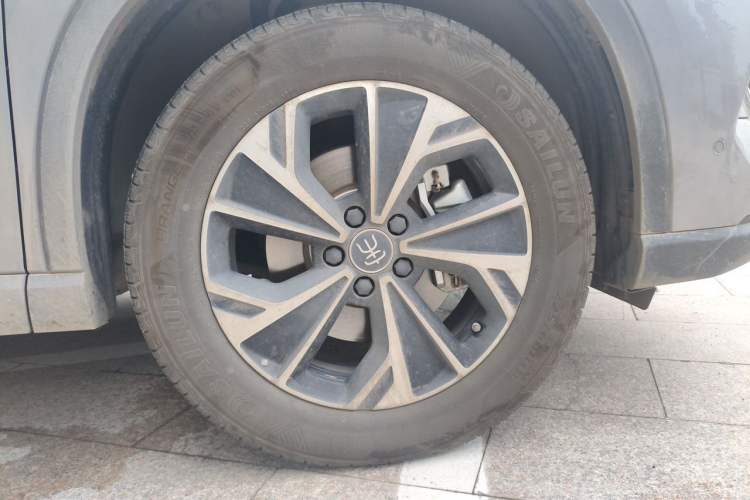 Used BYD Song Pro New Energy 2026 Model DM-i 133KM Superior Version Right Front Wheel Hub