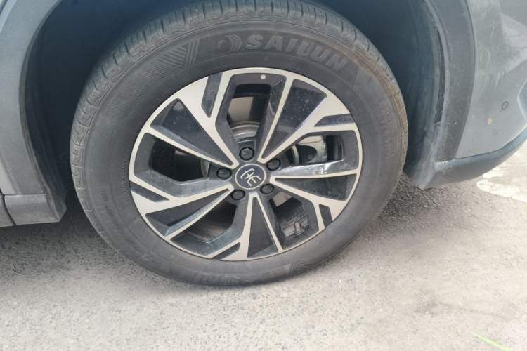 Used BYD Song Pro New Energy 2026 Model DM-i 133KM Superior Version Right Front Wheel Hub